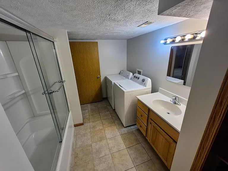 3910 Pace Blvd — Photo 13