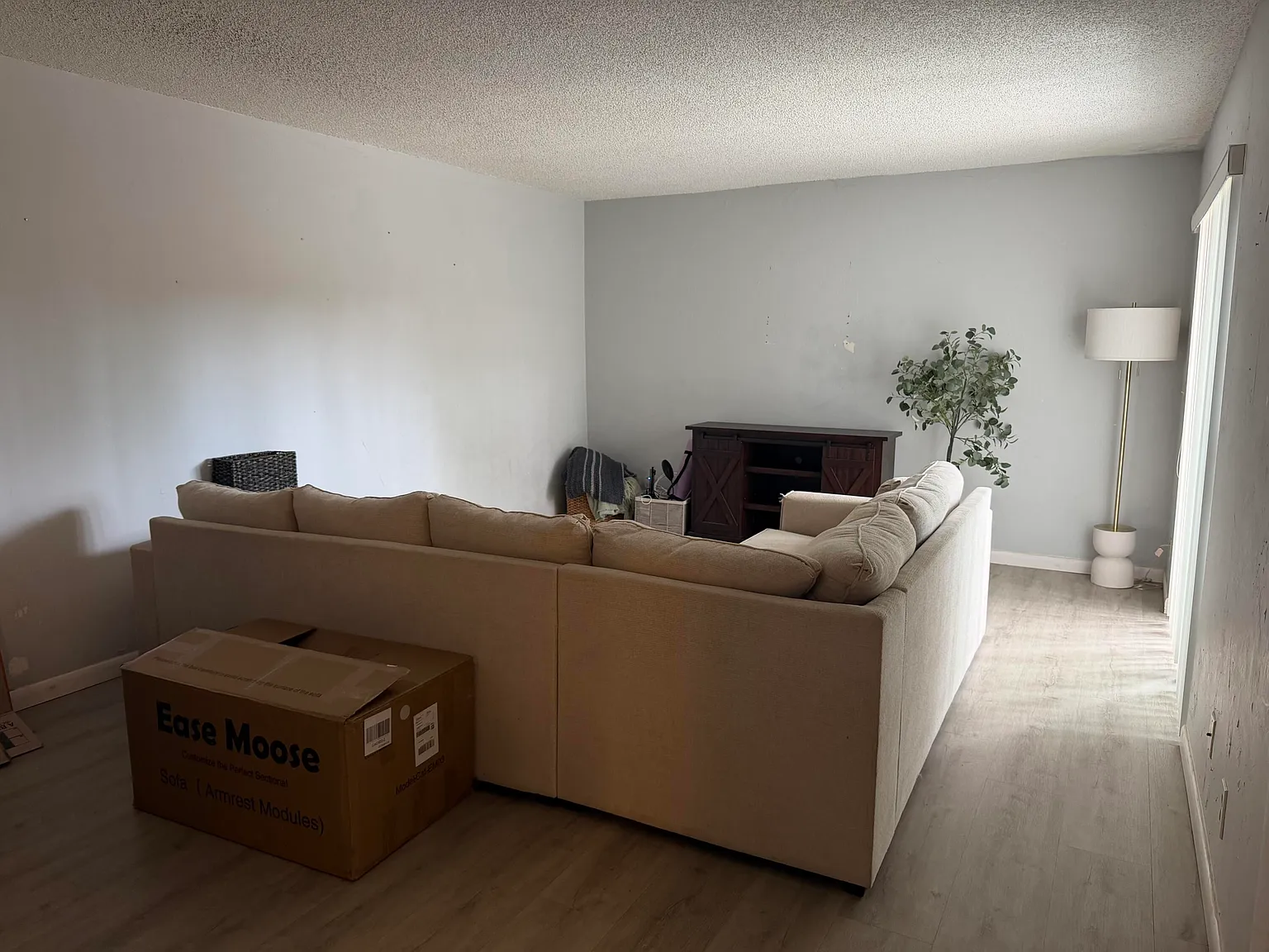 3 bed, 2.5 bath, 1392 sqft, $2,300 — Photo 2
