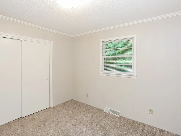 125 Pinevale Dr — Photo 12