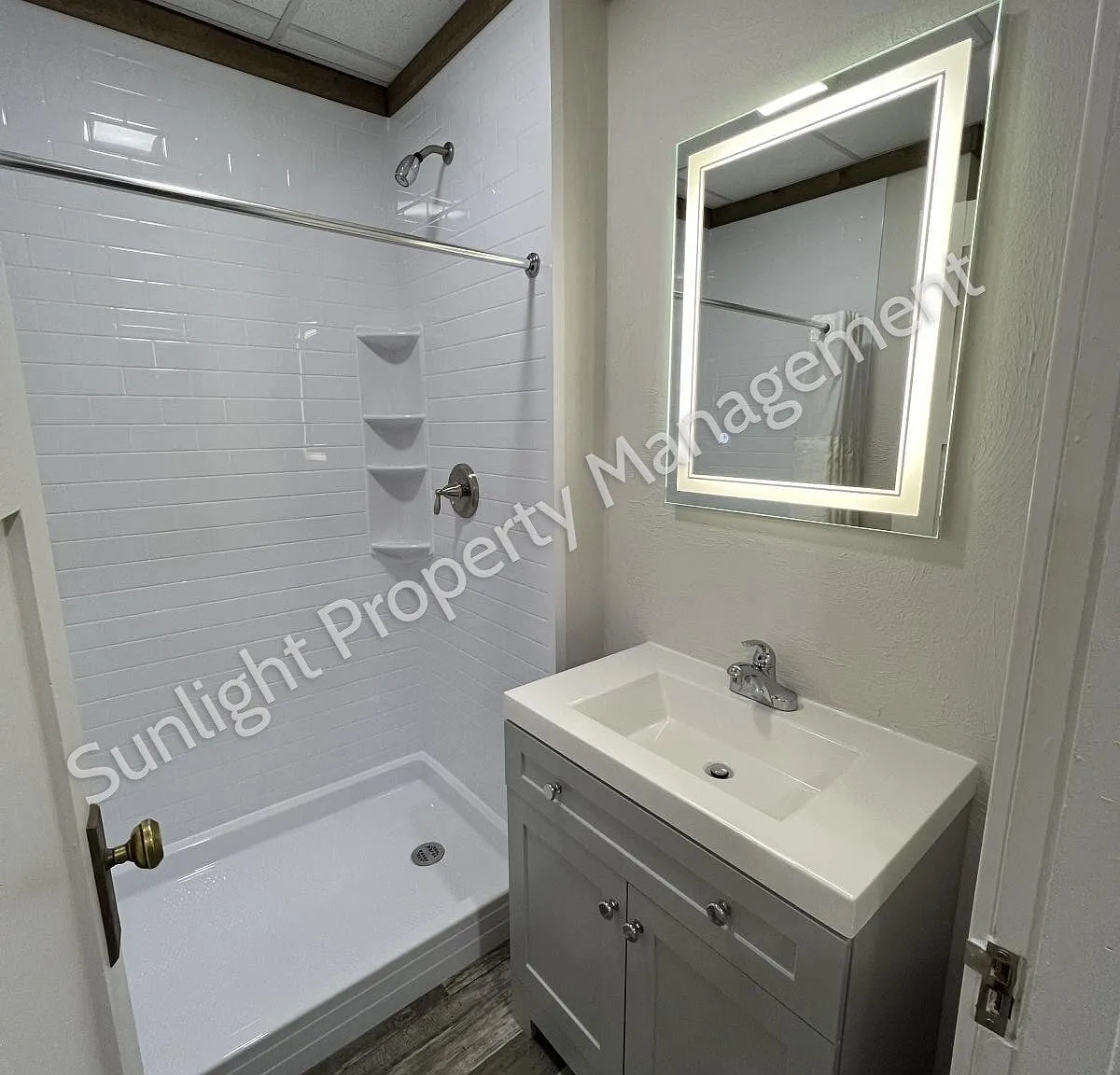 103 E Main St — Photo 3
