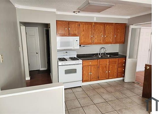 4th image of 10128 Cabot Dr