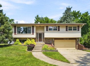 18W108 71st St, Darien, IL 60561