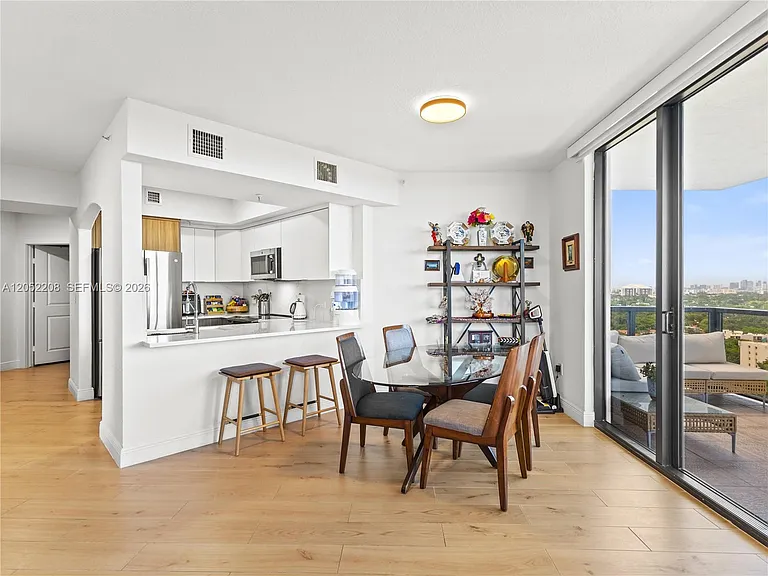2301 SW 27th Ave #1501 — Photo 5