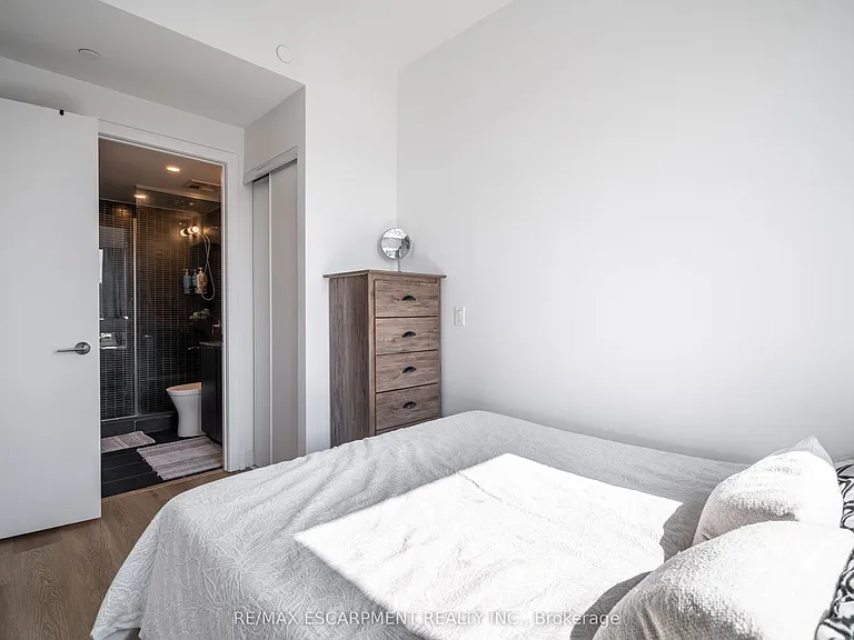 1 Jarvis St #1504 — Photo 11