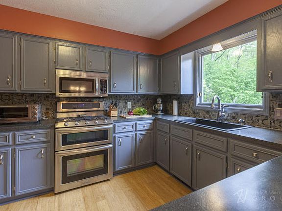 5th image of 2561 Palm Dale Dr SW