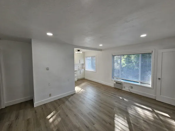 2616 T St APT 9, Sacramento, CA 95816