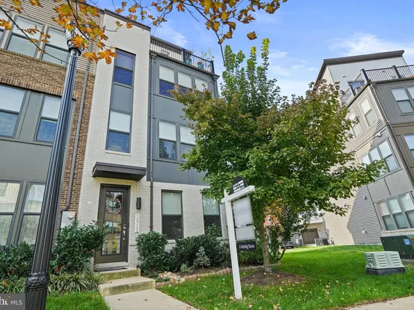 2512 Crimson Fox Dr, Hyattsville, MD 20782