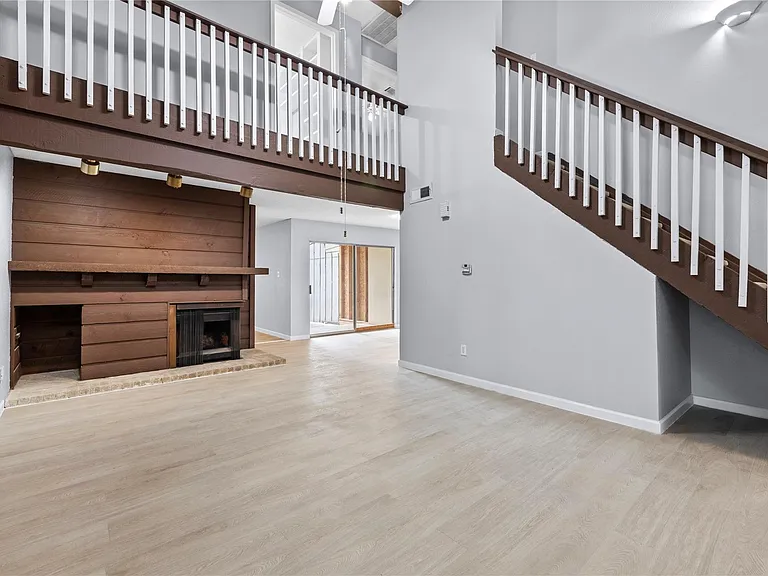 12528 Wellington Park Dr — Photo 2