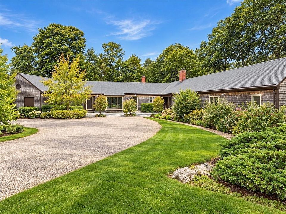 1st image of 4 Alpond Dr