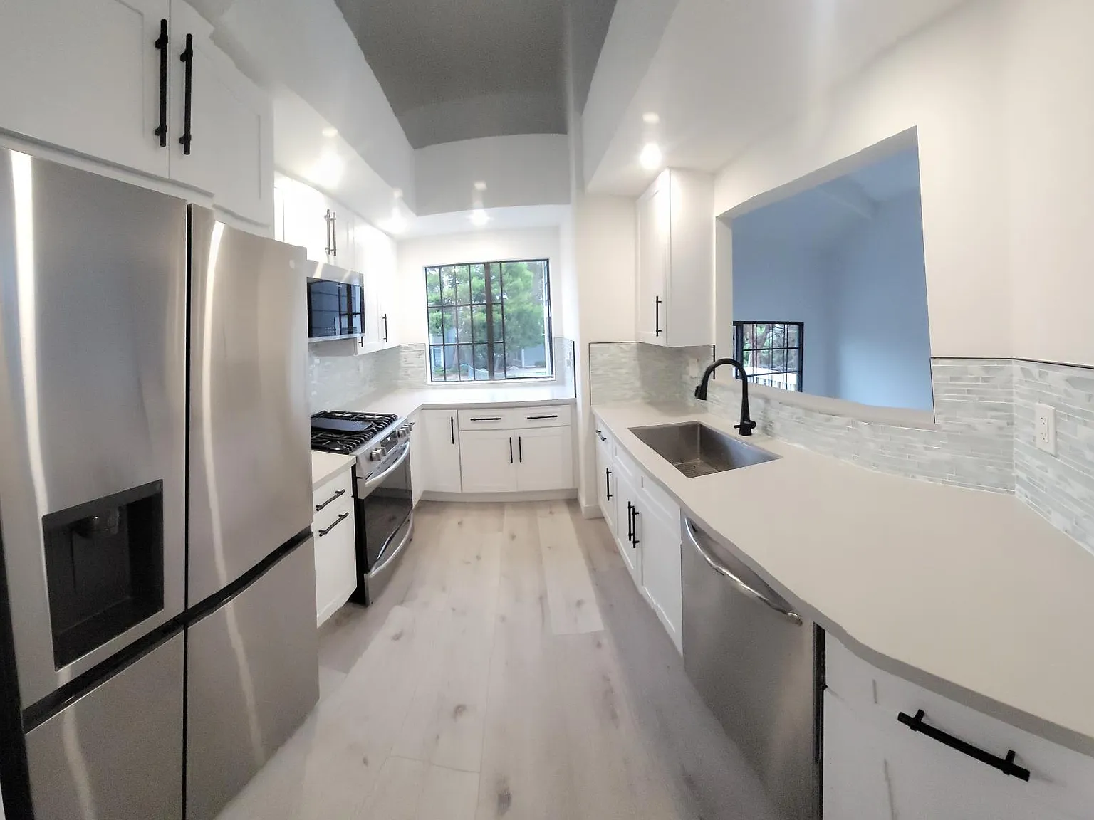 1 bed, 924 sqft, $3,100 — Photo 4