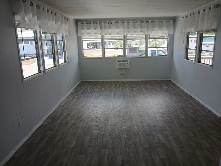 2653 Teakwood Dr — Photo 4
