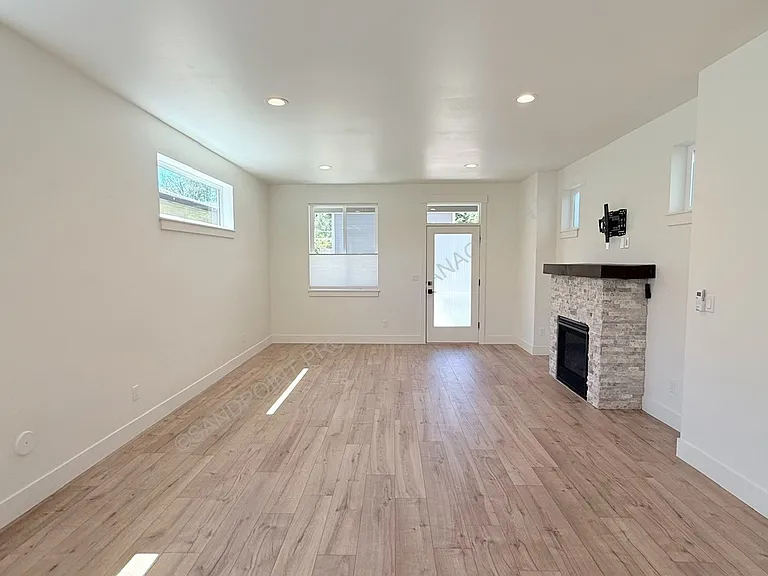 655 Oak Ave — Photo 11