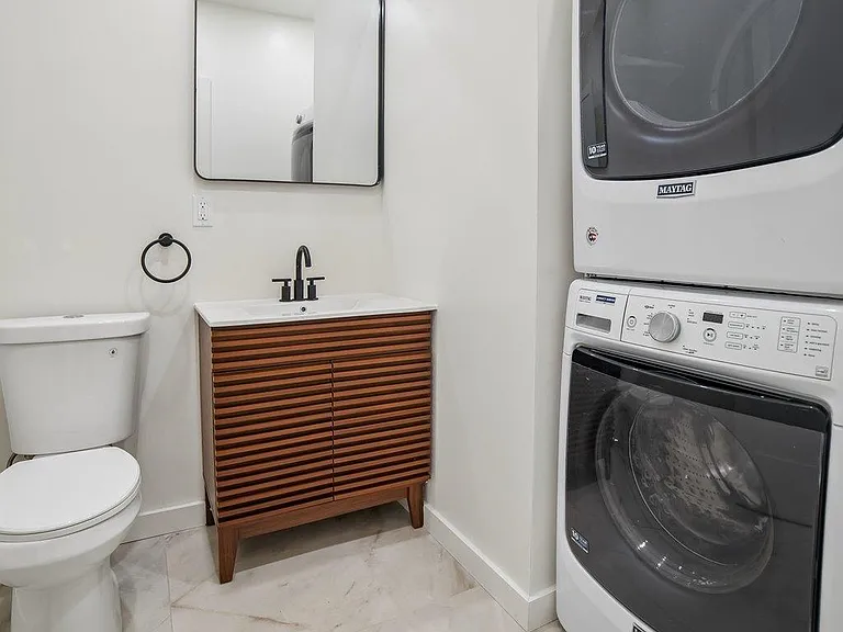 62.5 Oak St #2 — Photo 8
