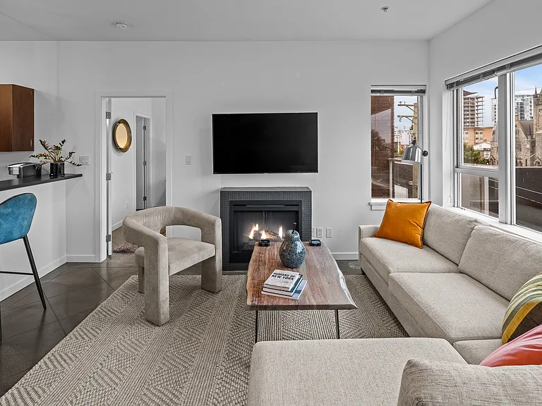 848 Mason St #401 — Photo 2