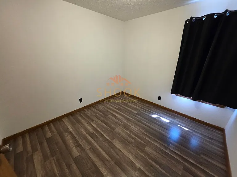 284 Blakely Dr — Photo 8