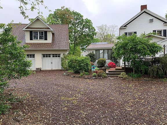 2nd image of 12 Griggs Pl
