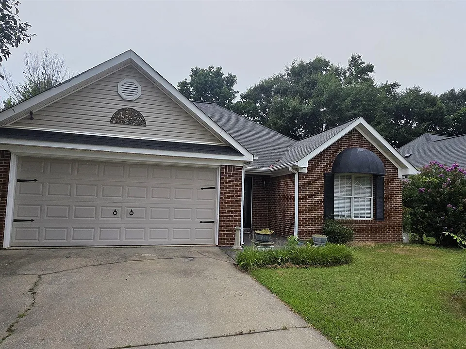 8012 Rockhampton Cir