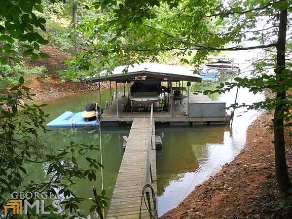 3rd image of 2022 Riverwood Dr