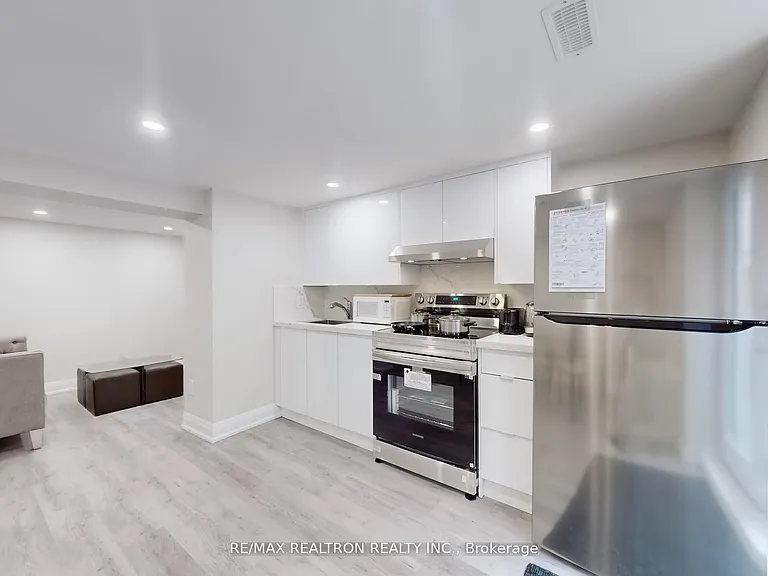 418 Marybay Cres #LOWER — Photo 10