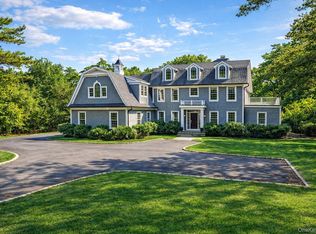 3 Sachem Ln, East Quogue, NY 11942