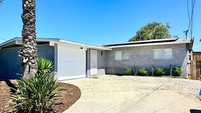 5178 Bowden Ave — Photo 1