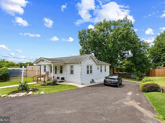 4th image of 4107 Martin Ave