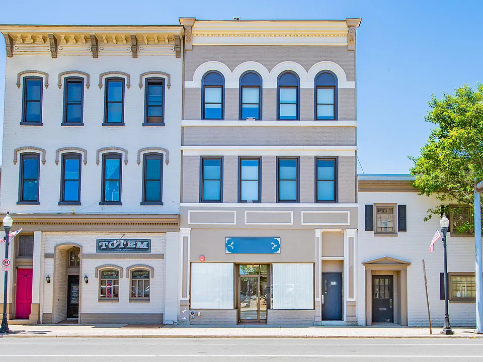 325 Market St