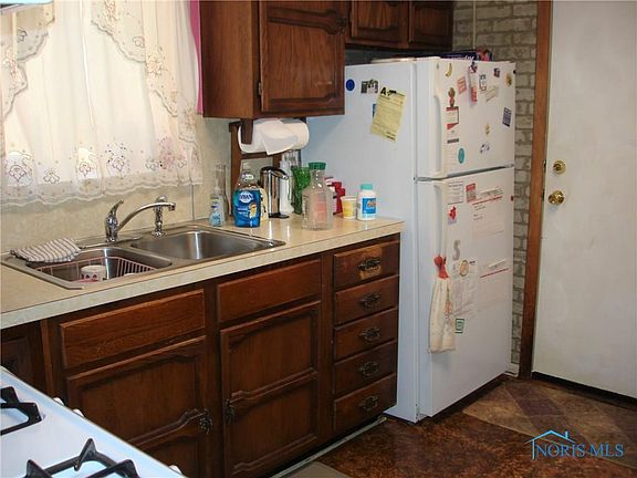 3rd image of 1429 W Woodruff Ave