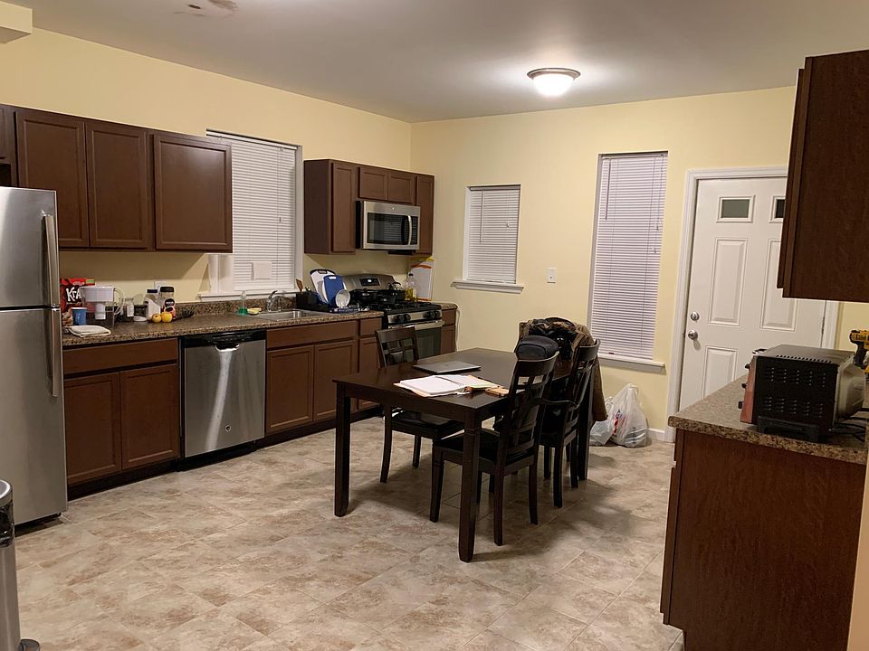 1st image of 3743 Neptune Ave #1