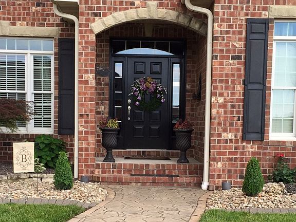 2nd image of 1098 Vossclare Ln