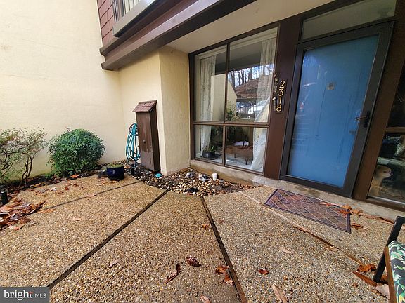 5th image of 2318 S Quincy St