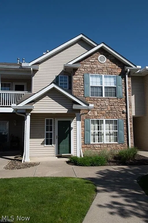 2 bed, 2.0 bath, 1185 sqft, $1,725 — Photo 1
