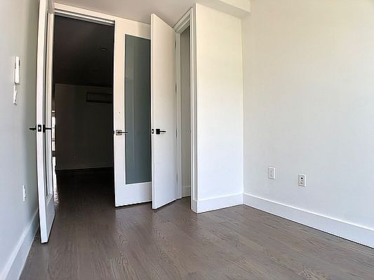 5th image of 241 E 28th St #3