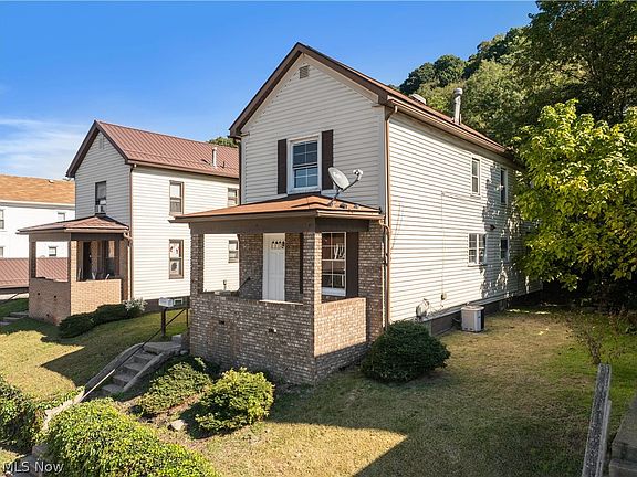 3rd image of 724 Virginia Ave