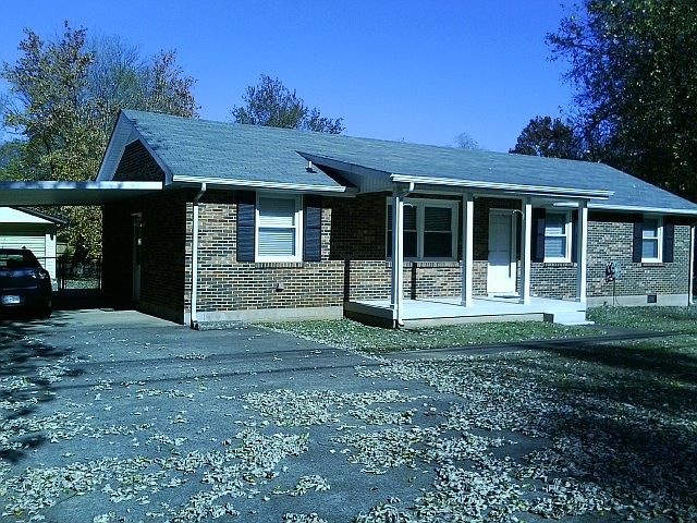 2nd image of 553 Lafayette Rd