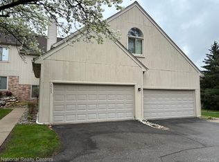 29433 Laurel Dr, Farmington, MI 48331
