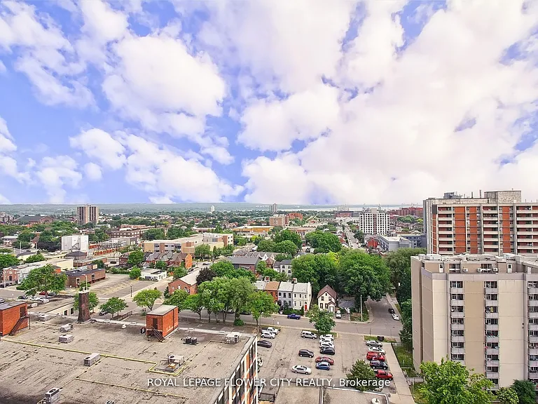 212 King William St #1011 — Photo 36