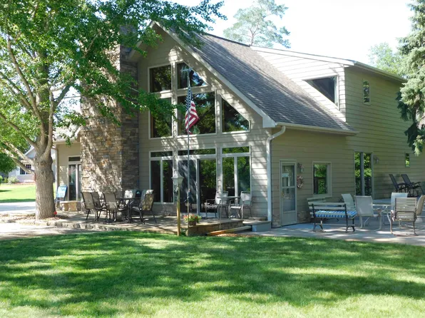 6 Thundershore Dr, Columbus, NE 68601