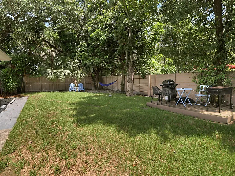210 SW 11th St #1 — Photo 14