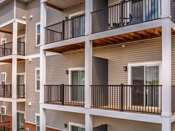 600 Station Square Apartments