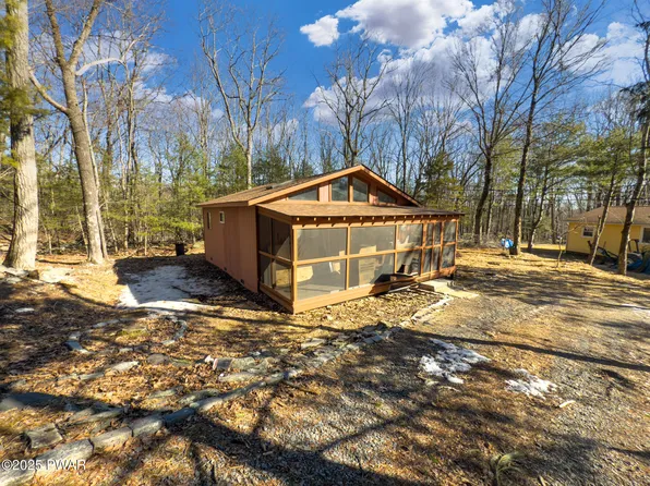 118 Sunset Dr, Milford, PA 18337