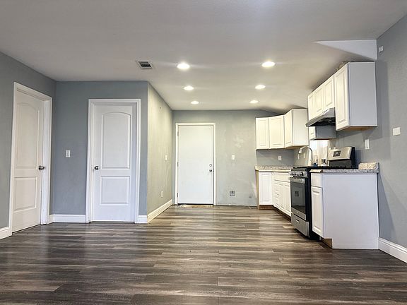 2nd image of 803 S Bird Ave