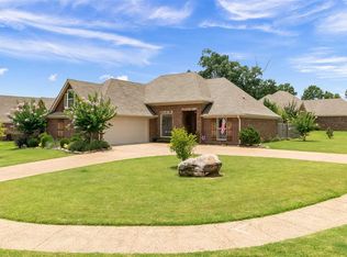 121 Woodridge, Pearl, MS 39208