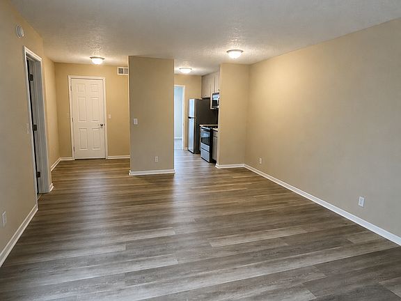 3rd image of 531 Amquiwood Ct
