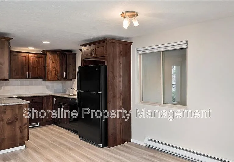 2085 W Brittany Ln #101 — Photo 8