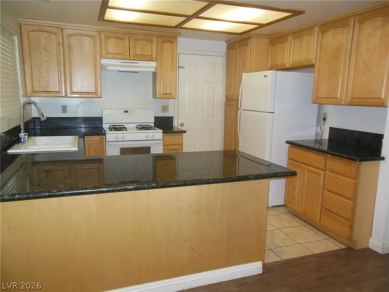 7532 Parnell Ave — Photo 6