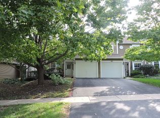 255 Ascot Ln, Streamwood, IL