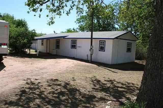 1st image of 105 Oakwood Ln