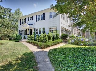 166 Stratfield Rd, Fairfield, CT 06825