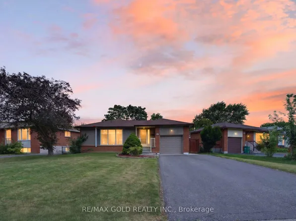 26 Deerfield Cres, Brampton, ON L6T 1K7